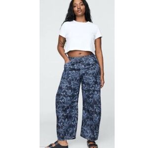 GAP Dark Blue Denim Petite horseshoe Jeans - M